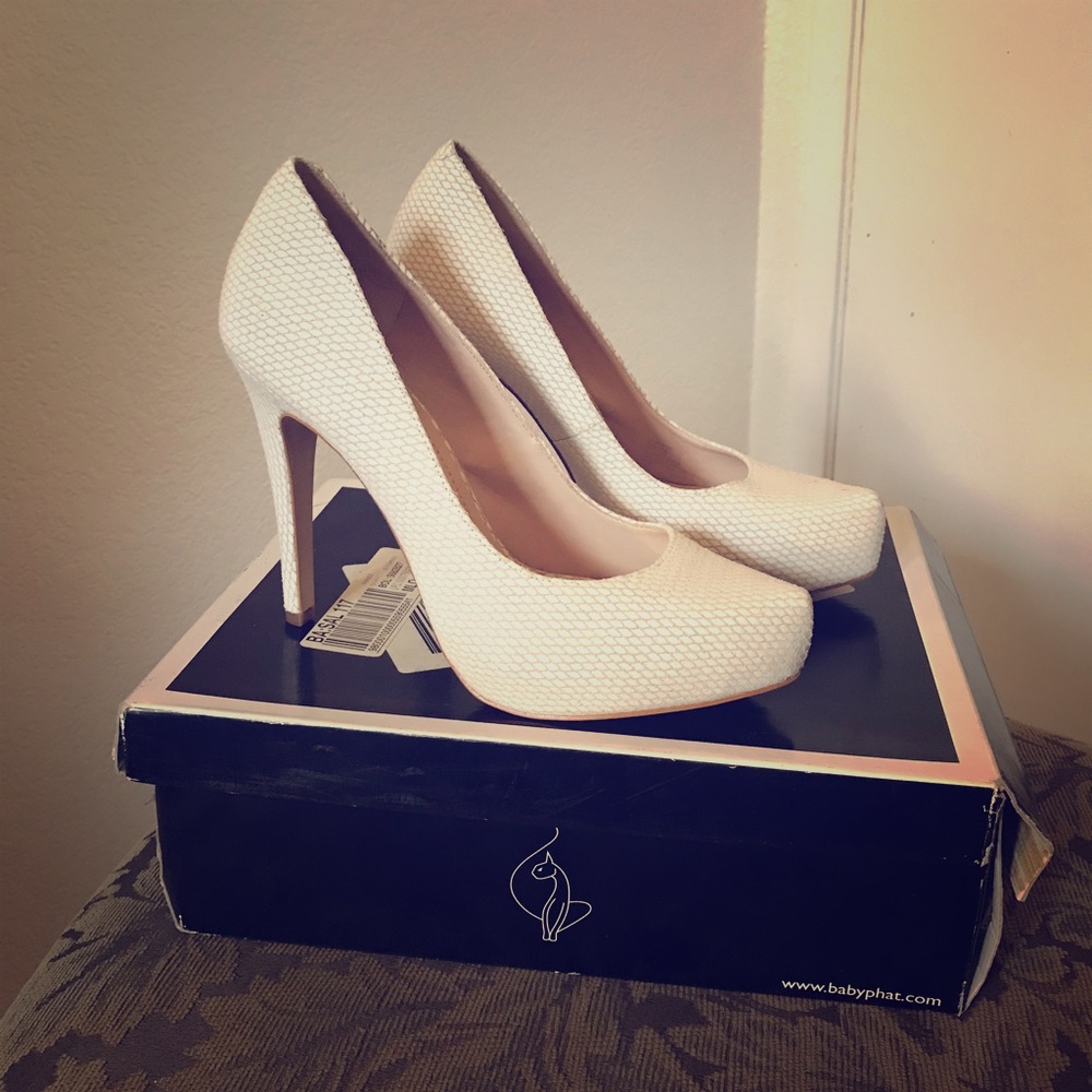 BCBGeneration Sand color heels